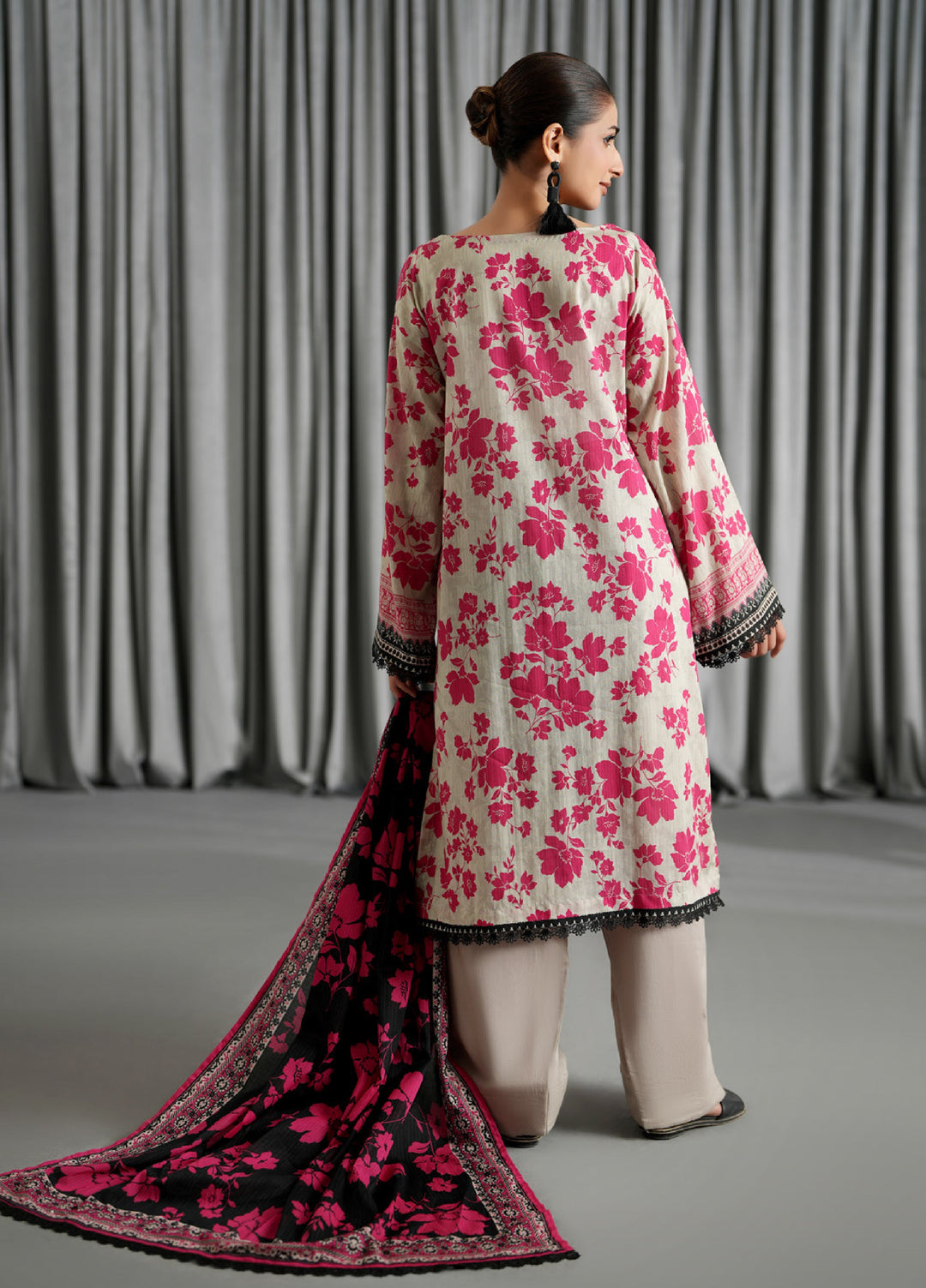 Salina by Regalia Textile Unstitched Printed Lawn 3 Piece Suit RG26US D-7 - Summer Collection