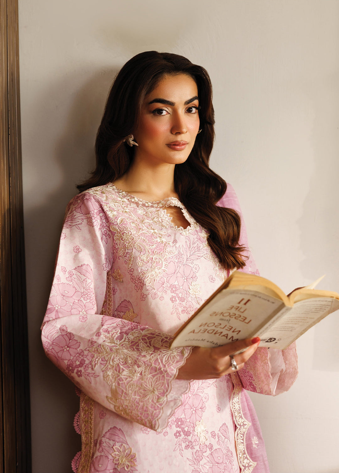 Leila by Mahnur Unstitched Embroidered Lawn 3 Piece Suit MN26ULL L-12 - Summer Collection