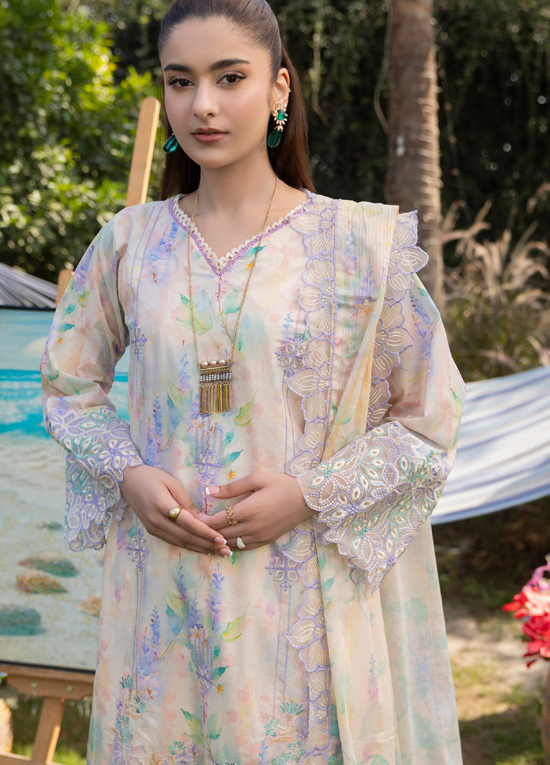 Al Zohaib Applique Kari Unstitched Embroidered Lawn 3 Piece Suit AZ26UAL D-04 - Casual Collection