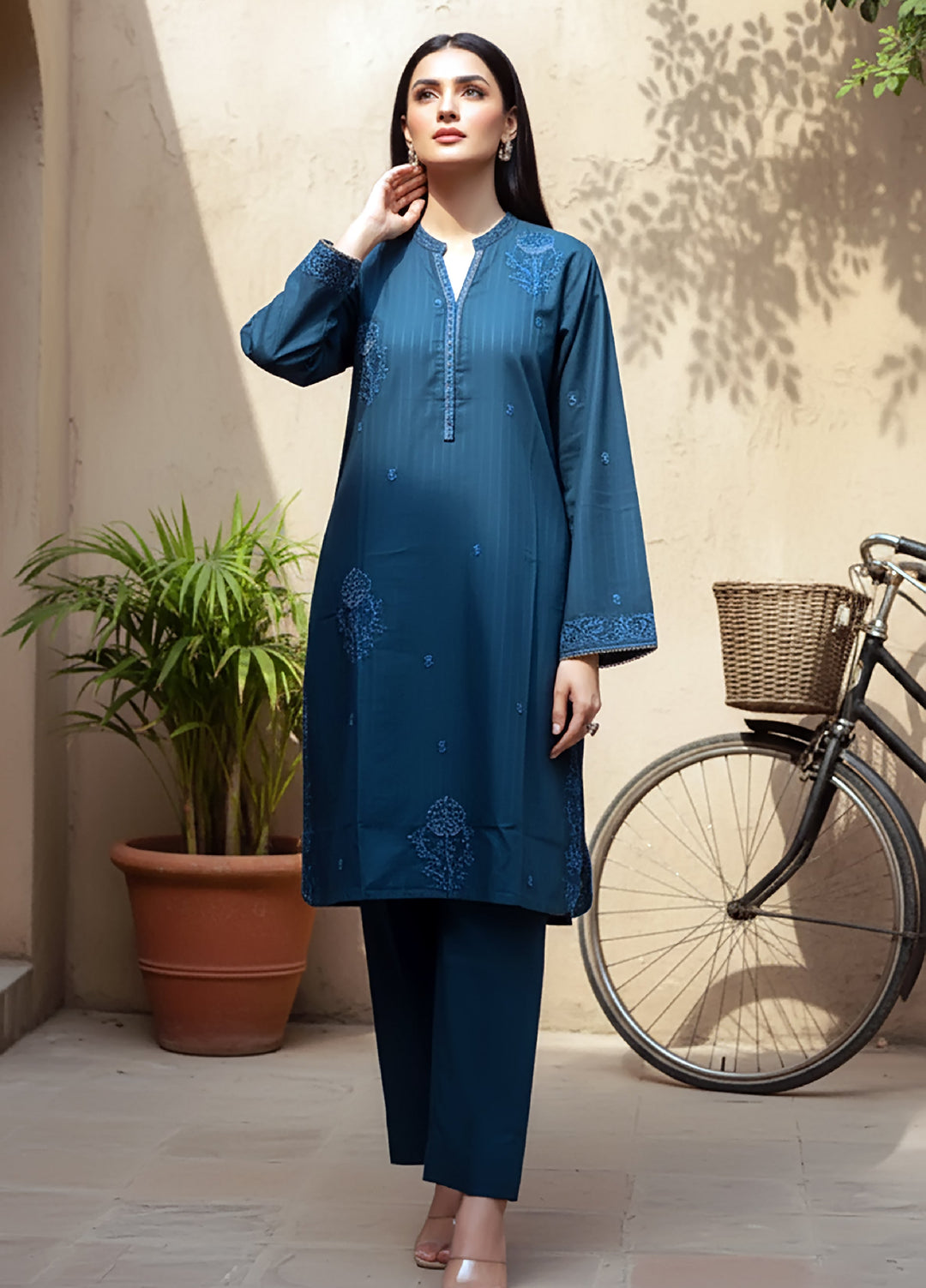 Lakhany Women Ready To Wear Embroidered 2 Piece Cambric LG-UB-0189-W-EMB-2P - Winter Collection