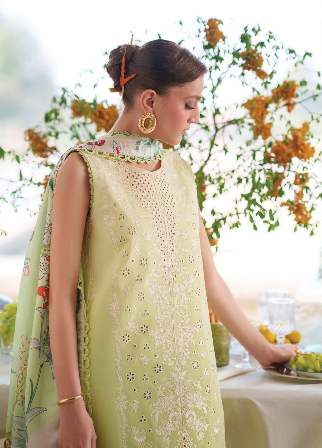 Nilofer by Mahnur Unstitched Embroidered Luxury Lawn 3 Piece Suit MN26ULN N-6 - Summer Collection