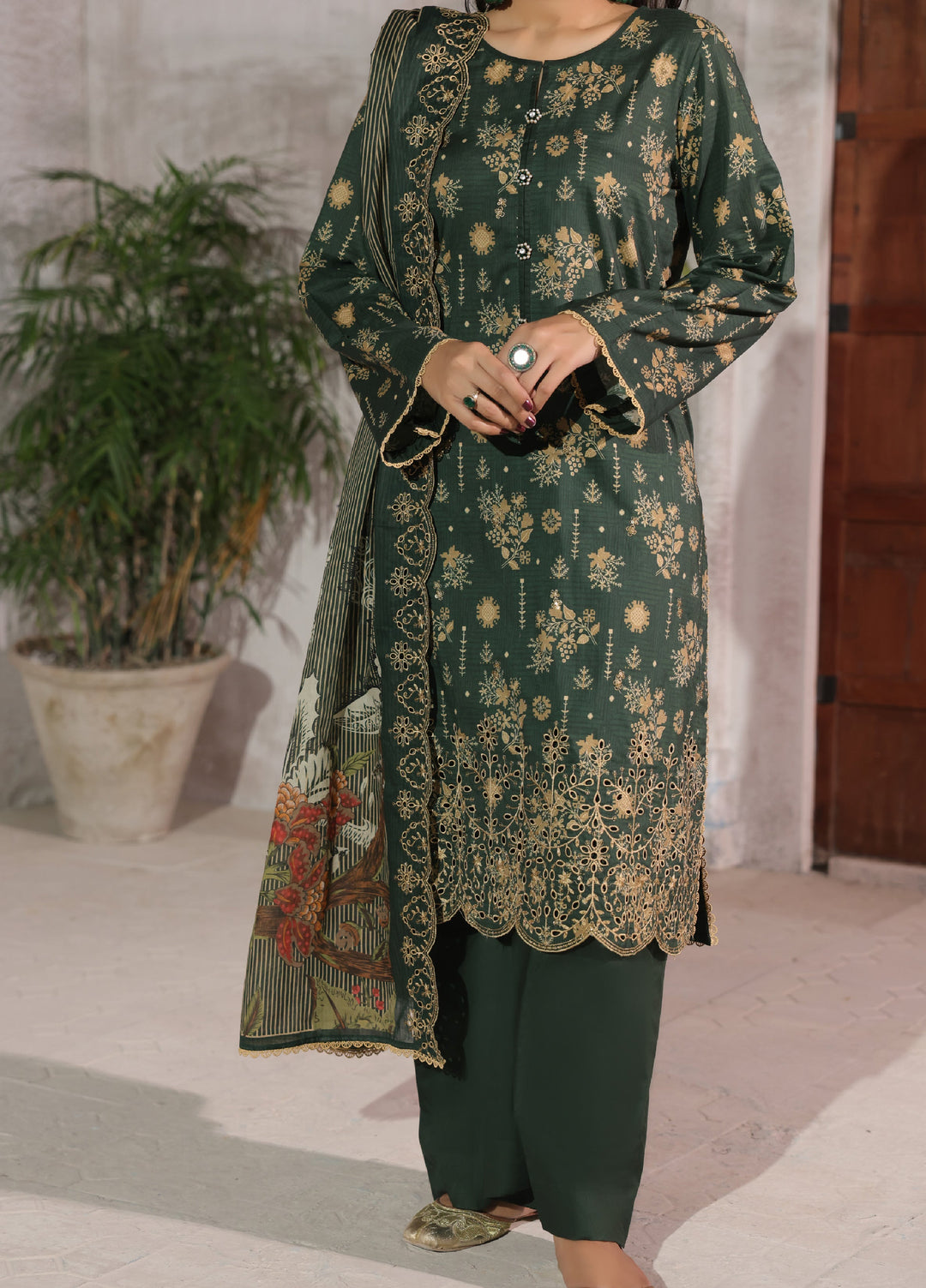 Zynah Premium by VS Textiles Unstitched Embroidered Lawn 3 Piece Suit VS26UZP 693 - Summer Collection