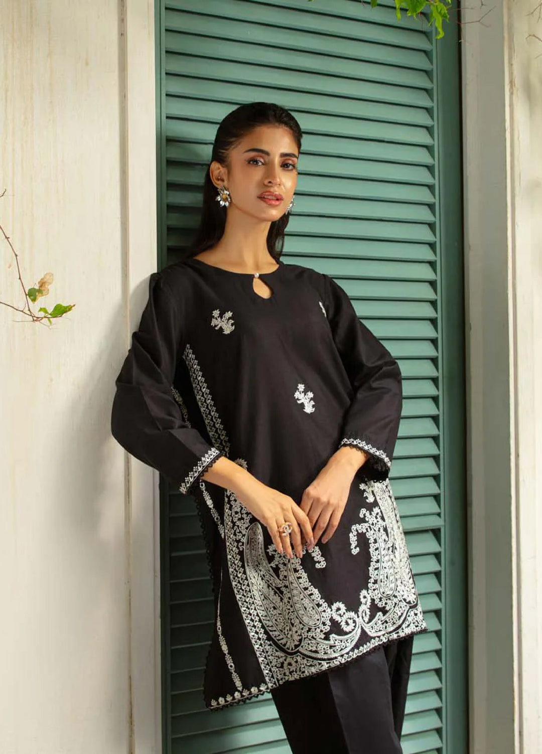 Rang e Bahar by Tng Women Pret Embroidered 2 Piece Noir - Winter Collection