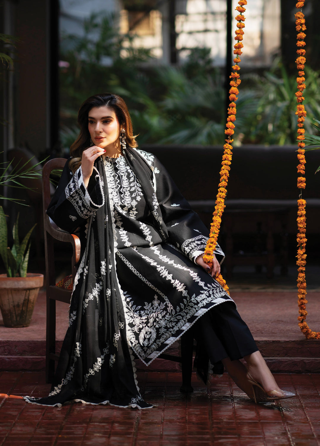 Satrangi by Mahnur Unstitched Embroidered Lawn 3 Piece Suit MN26ULS S-01 - Summer Collection