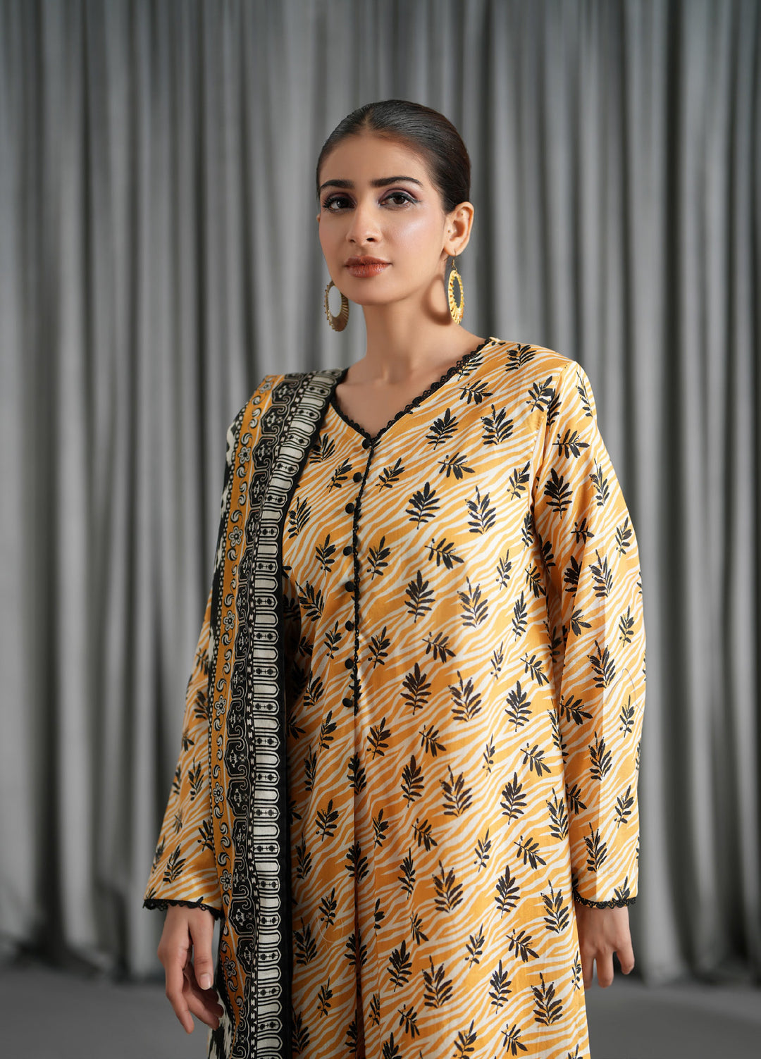 Salina by Regalia Textile Unstitched Printed Lawn 3 Piece Suit RG26US D-1 - Summer Collection
