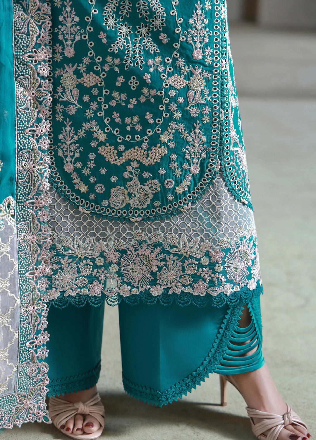 Saagar by Aabyaan Unstitched Embroidered Luxury Lawn 3 Piece Suit ABY26USL AL-7 Ayzel - Festive Collection
