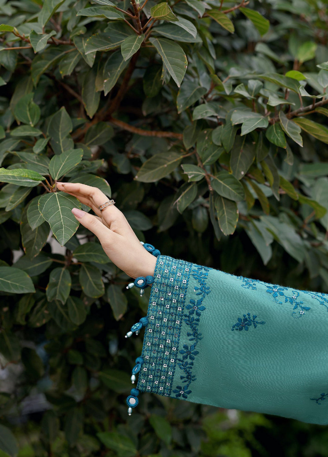 Cross Stitch Unstitched RTS Khaddar Embroidered Suits 3 Piece CS25KW D-01 Fluer Whisper - Winter Collection