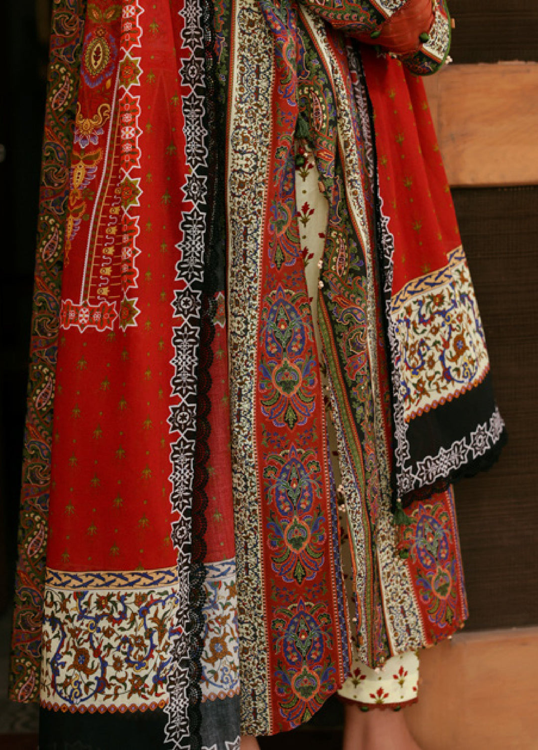 Amaya by Zaha Unstitched Printed Lawn 3 Piece Suit ZK26UAL Raya APL26-01 - Casual Collection