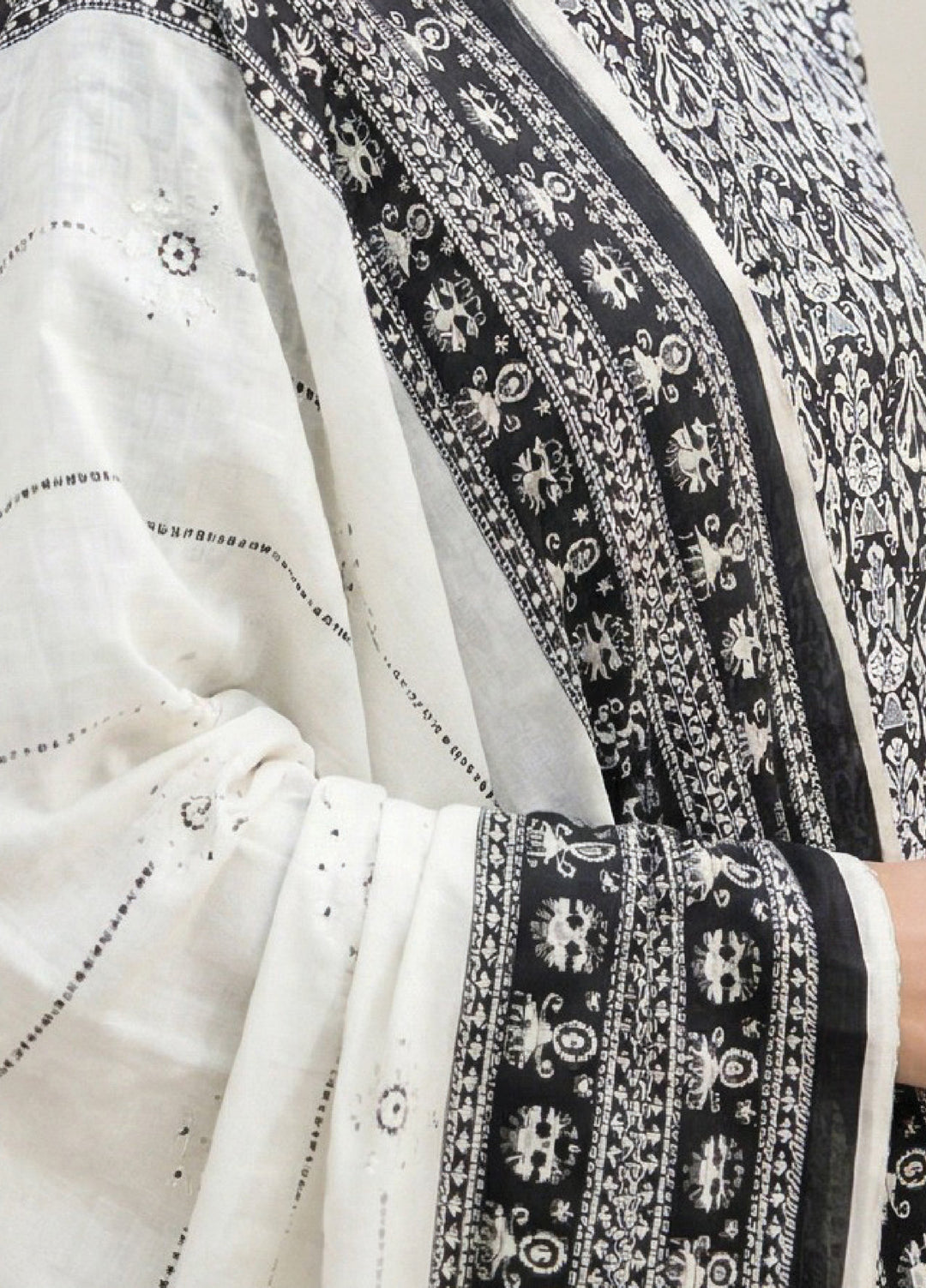 Black N White by Regalia Textiles Unstitched Printed Lawn 3 Piece Suit RG26ULBW D1 - Casual Collection