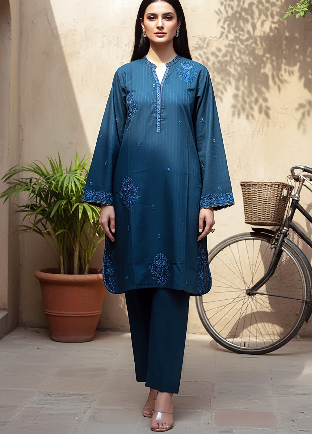Lakhany Women Ready To Wear Embroidered 2 Piece Cambric LG-UB-0189-W-EMB-2P - Winter Collection
