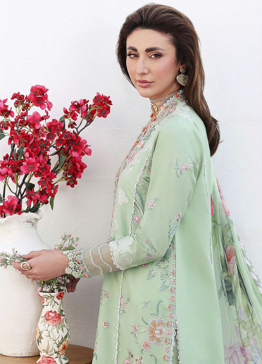 Floral Reverie by Roheenaz Unstitched Embroidered Lawn 3 Piece Suit RN26UFRL DAYDREAM - Festive Collection