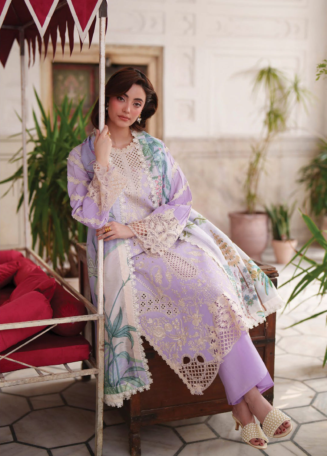 Nilofer by Mahnur Unstitched Embroidered Luxury Lawn 3 Piece Suit MN26ULN N-5 - Summer Collection