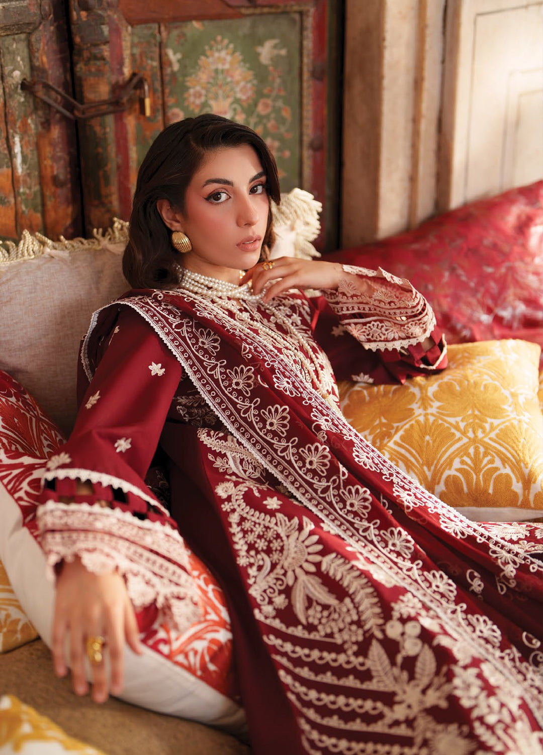 Nilofer by Mahnur Unstitched Embroidered Luxury Lawn 3 Piece Suit MN26ULN N-8 - Summer Collection