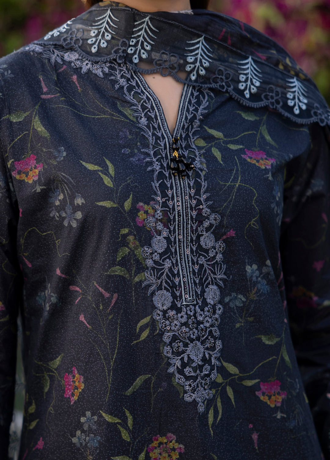 Al Zohaib Applique Kari Unstitched Embroidered Lawn 3 Piece Suit AZ26UAL D-06 - Casual Collection
