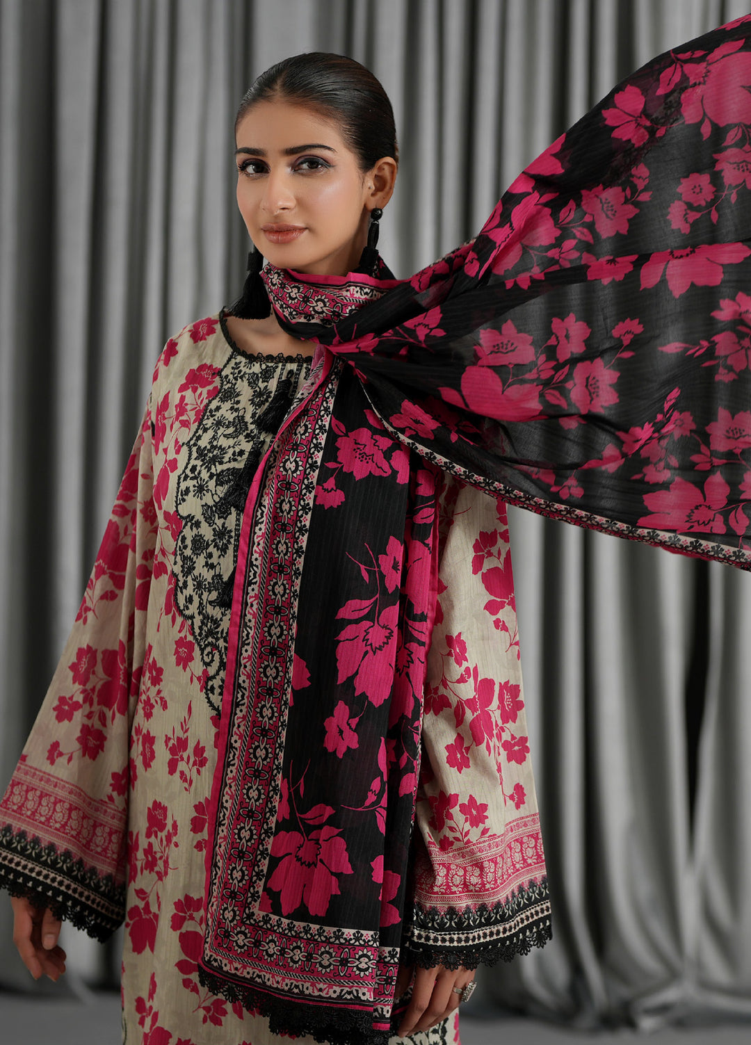Salina by Regalia Textile Unstitched Printed Lawn 3 Piece Suit RG26US D-7 - Summer Collection