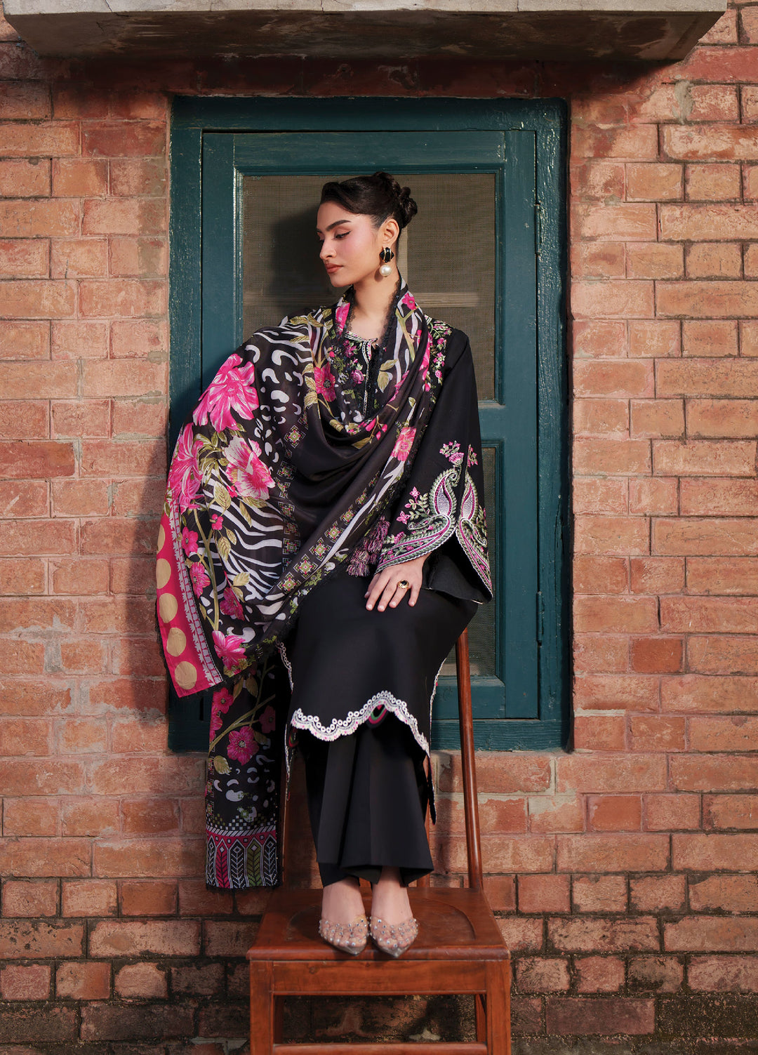Fiona by Mahnur Unstitched Embroidered Lawn 3 Piece Suit MN26UFL F-09 - Summer Collection