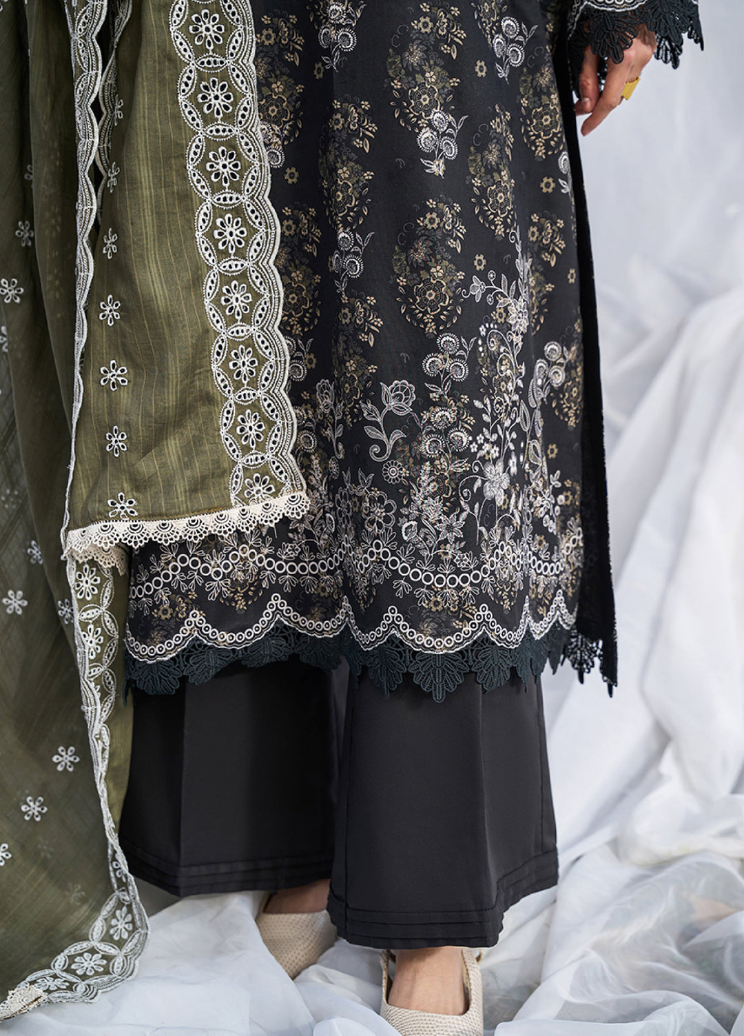 Raha Summer Prints by RajBari Unstitched Printed Lawn 3 Piece Suit RB26URS D-02 - Summer Collection