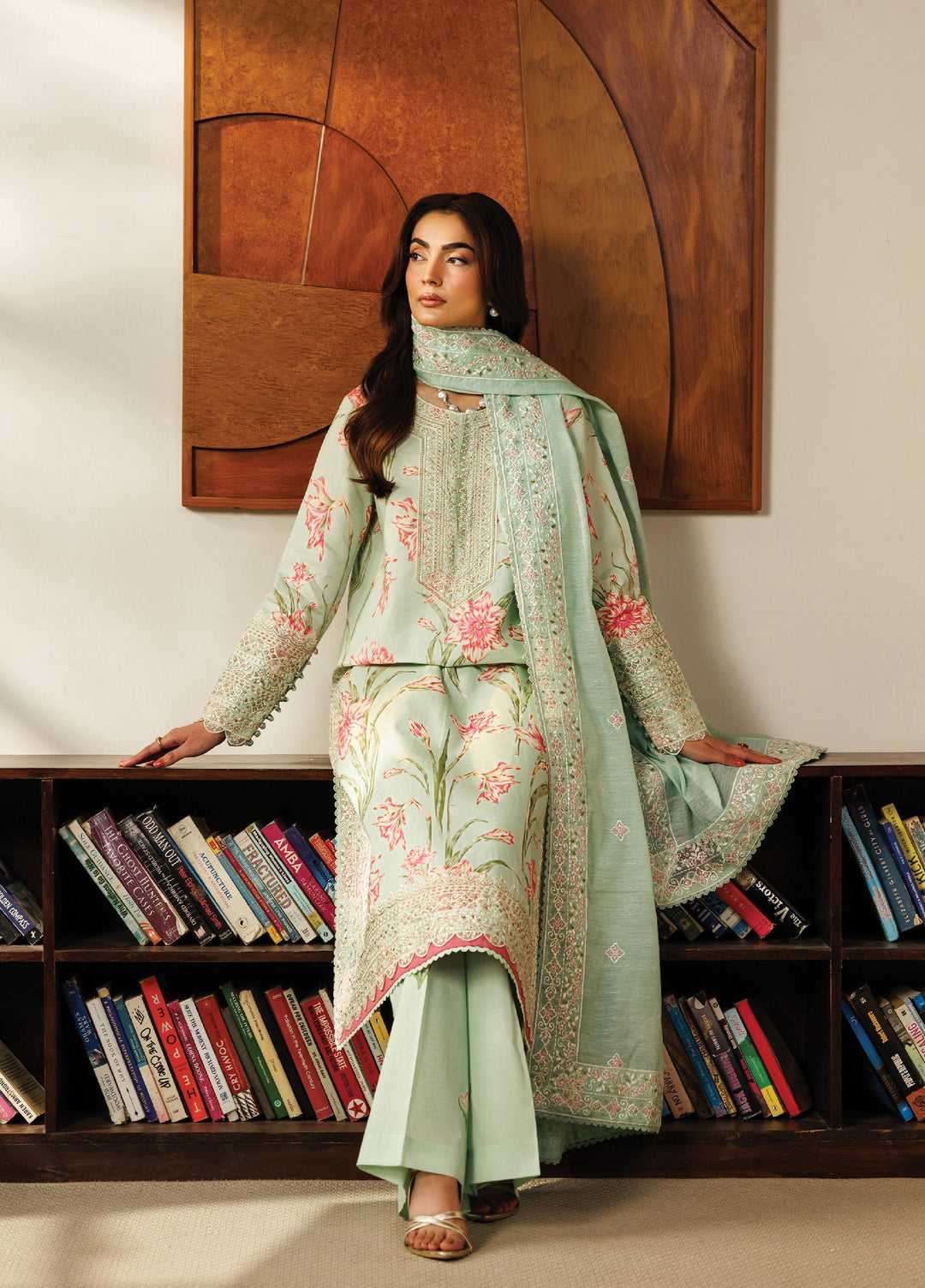 Leila by Mahnur Unstitched Embroidered Lawn 3 Piece Suit MN26ULL L-01 - Summer Collection