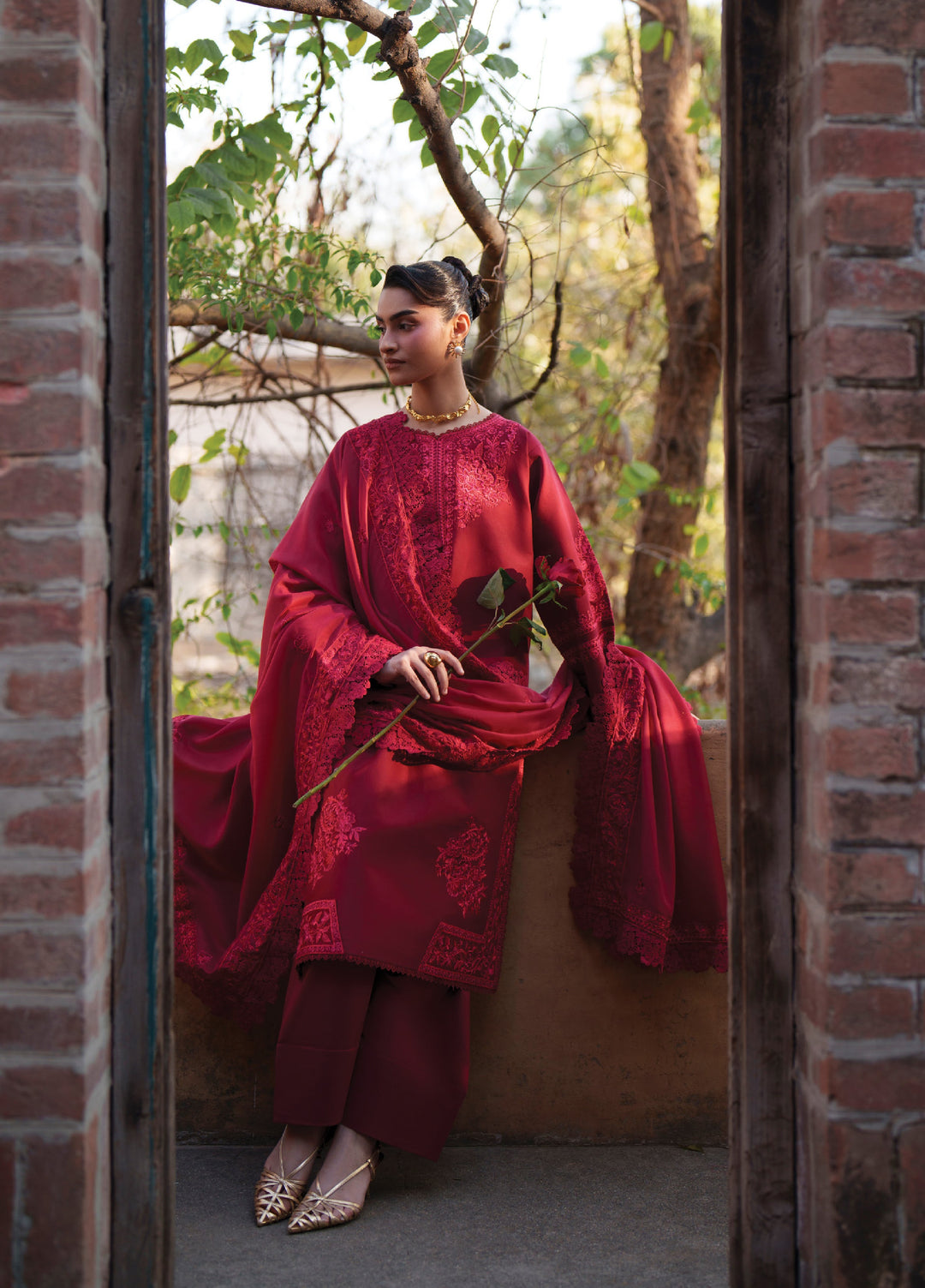 Fiona by Mahnur Unstitched Embroidered Lawn 3 Piece Suit MN26UFL F-07 - Summer Collection