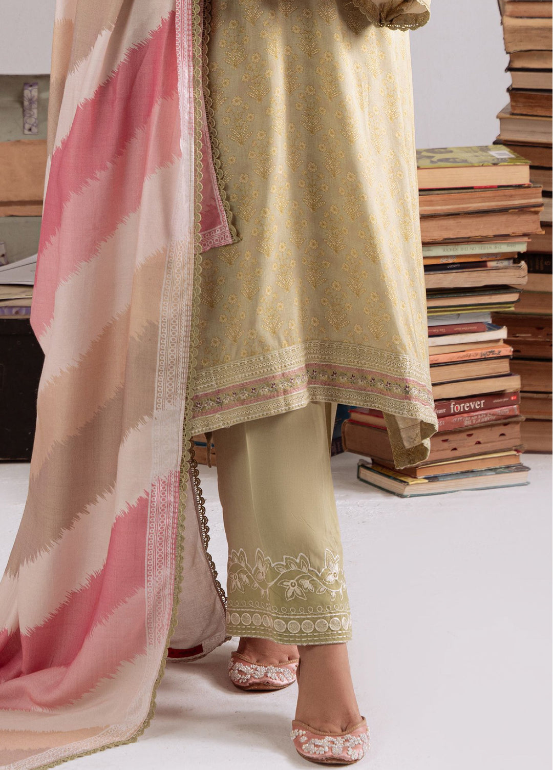 Cross Stitch Unstitched RTS Linen Embroidered Suits 3 Piece CS25LW D-08 Sage Garland - Winter Collection