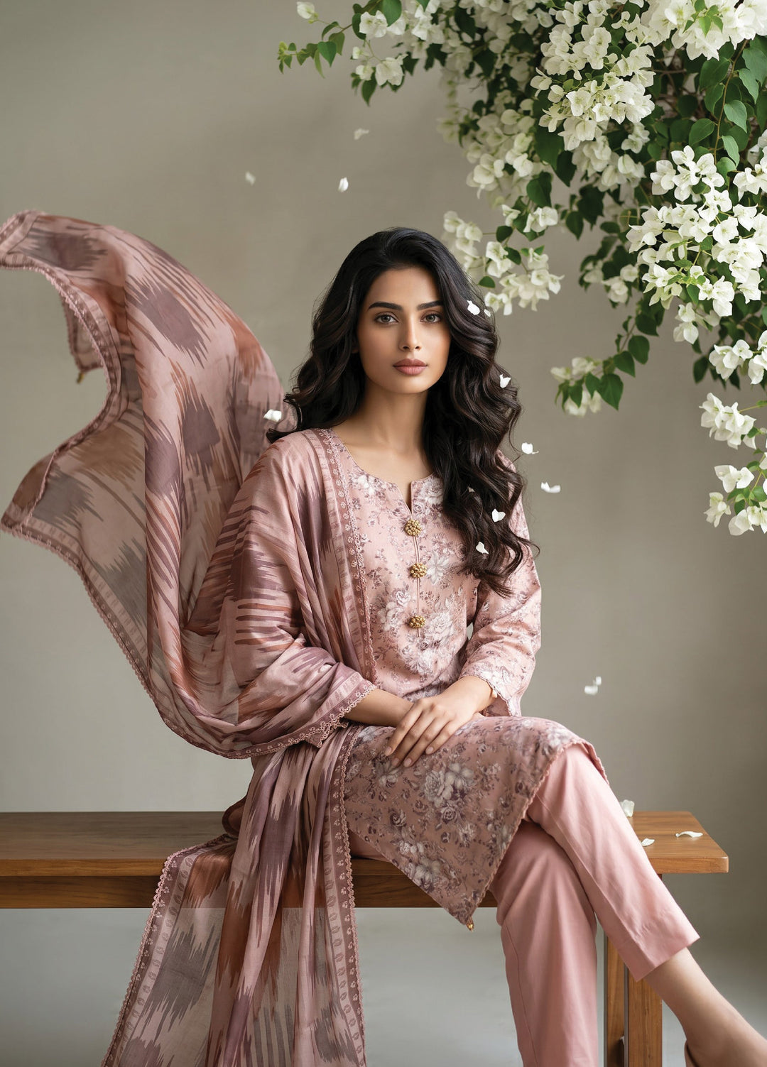 Salina by Regalia Textiles Unstitched Printed Lawn 3 Piece Suit RG26USI D-5 - Casual Collection