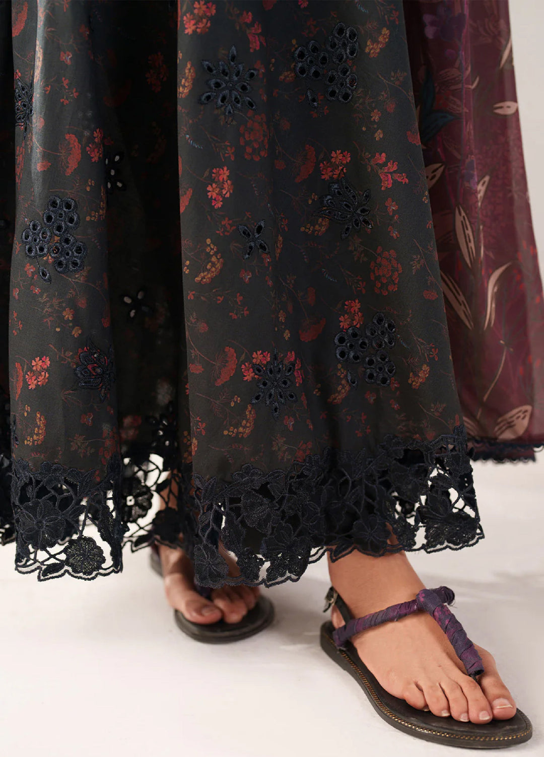 Iznik Unstitched Embroidered Lawn 3 Piece Suit IZ26US SS-09 - Summer Collection