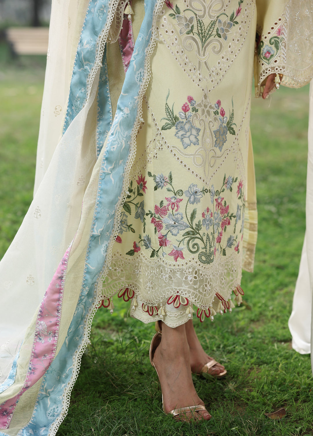 Tales of Petals by Sardinia Unstitched Embroidered Luxury Lawn 3 Pcs Suit SRD26UTP D-3 Daisy Dream - Festive