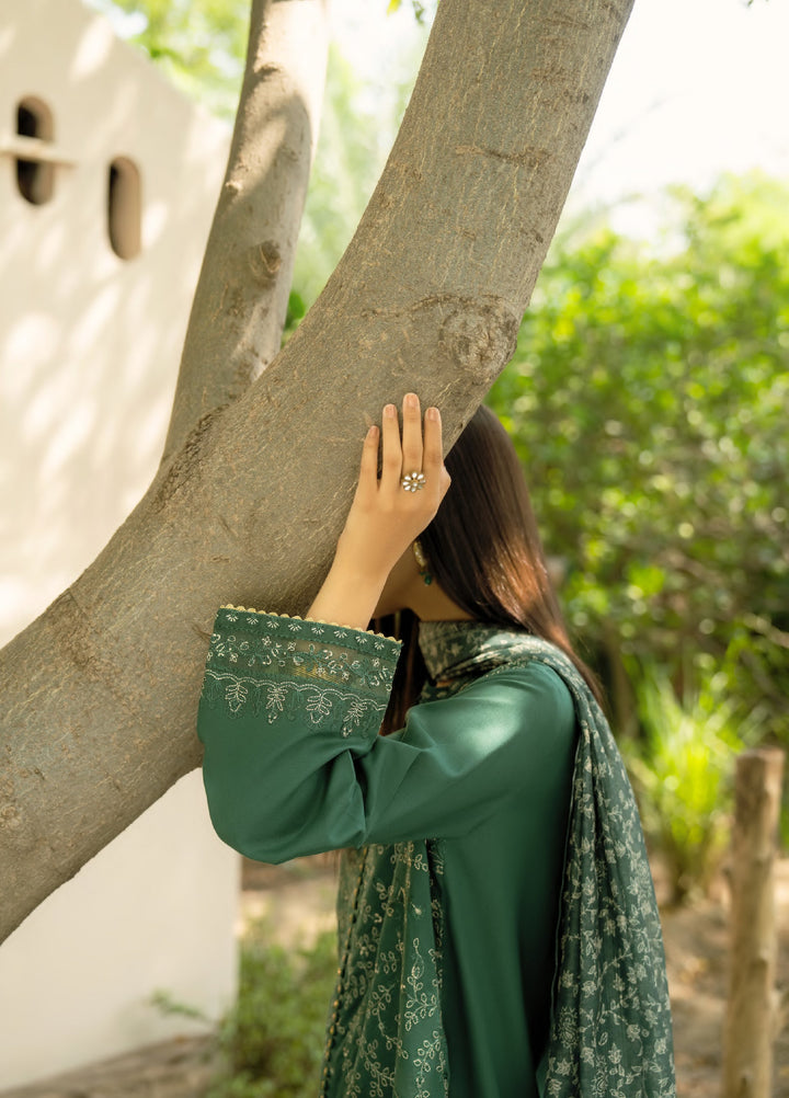 Rua by Casuallite Women Pret Premium Linen 3 Piece RUA-D04 - Winter Collection