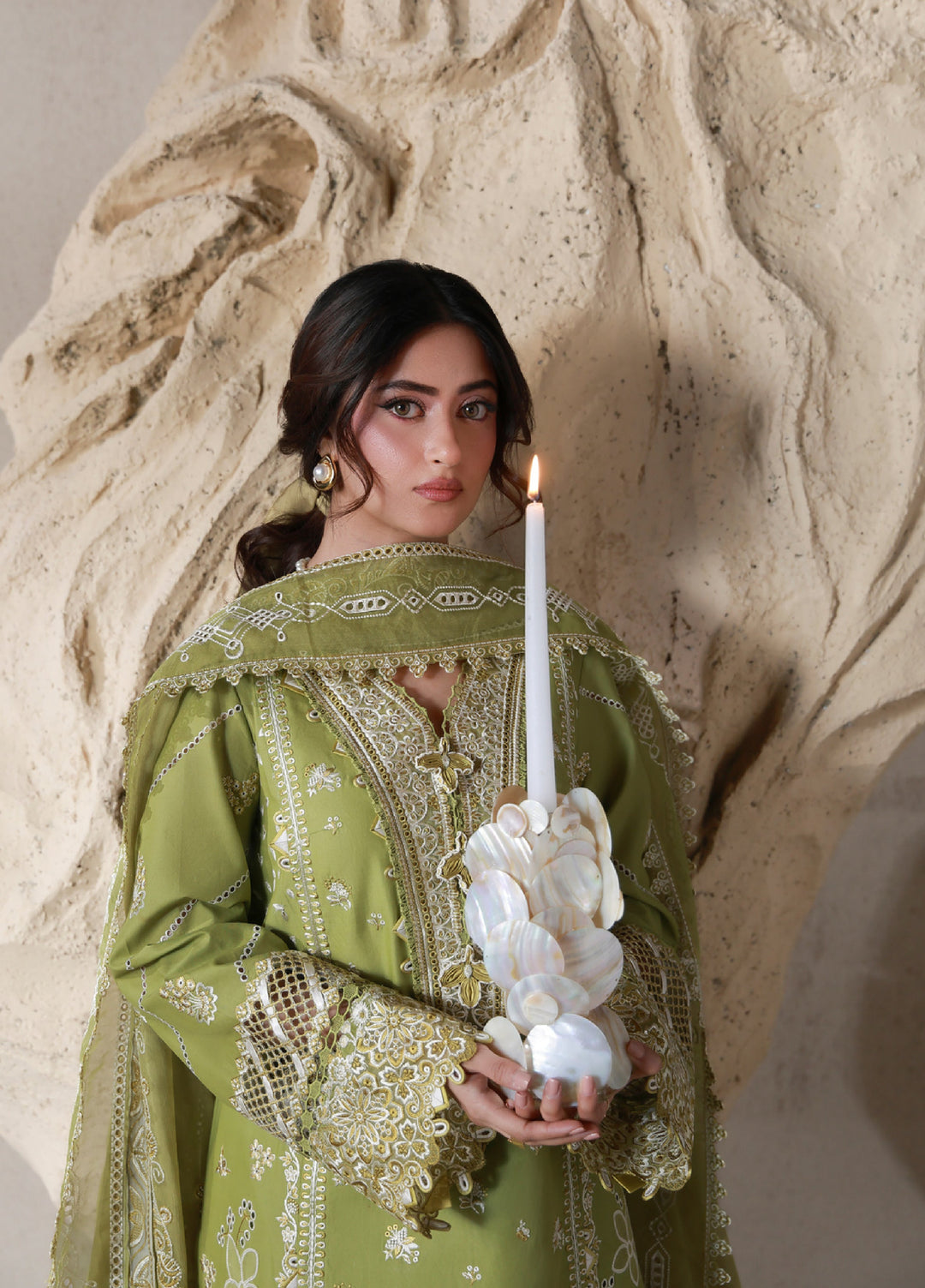 Saagar by Aabyaan Unstitched Embroidered Luxury Lawn 3 Piece Suit ABY26USL AL-8 Maya - Festive Collection