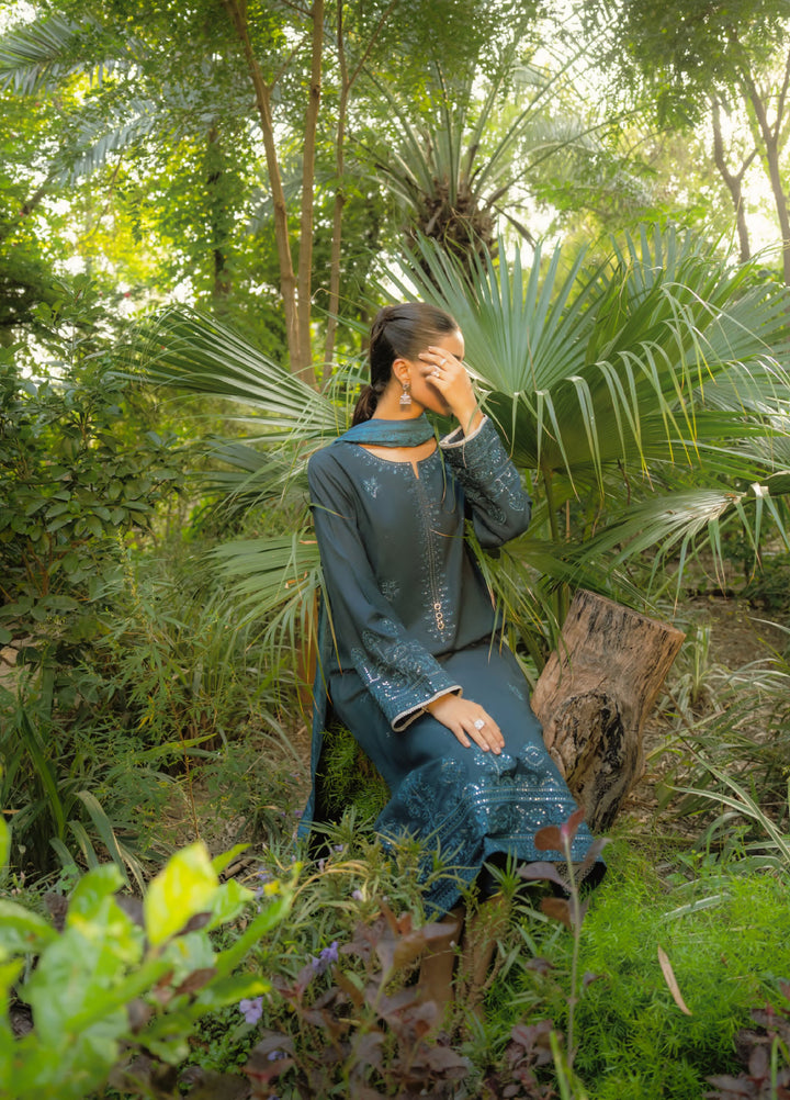 Rua by Casuallite Women Pret Premium Linen 3 Piece RUA-D02 - Winter Collection