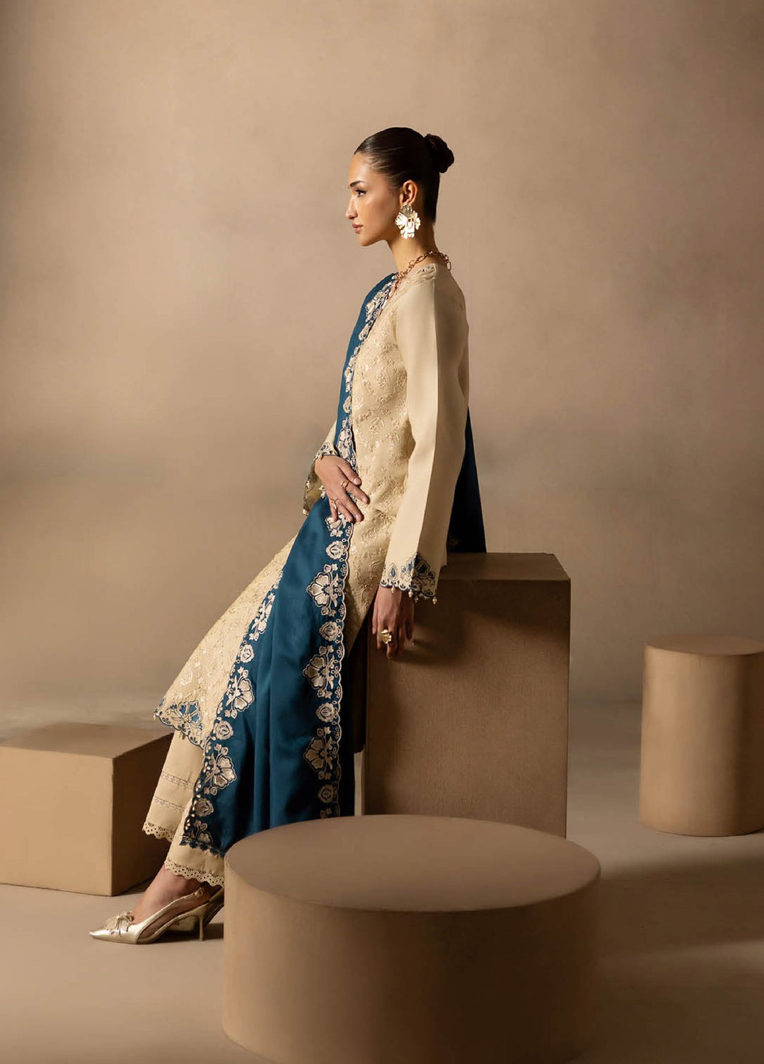 Sareen by Rajbari Unstitched Premium Viscose Chikankari 3 Piece RB25SC D-06 - Winter Collection