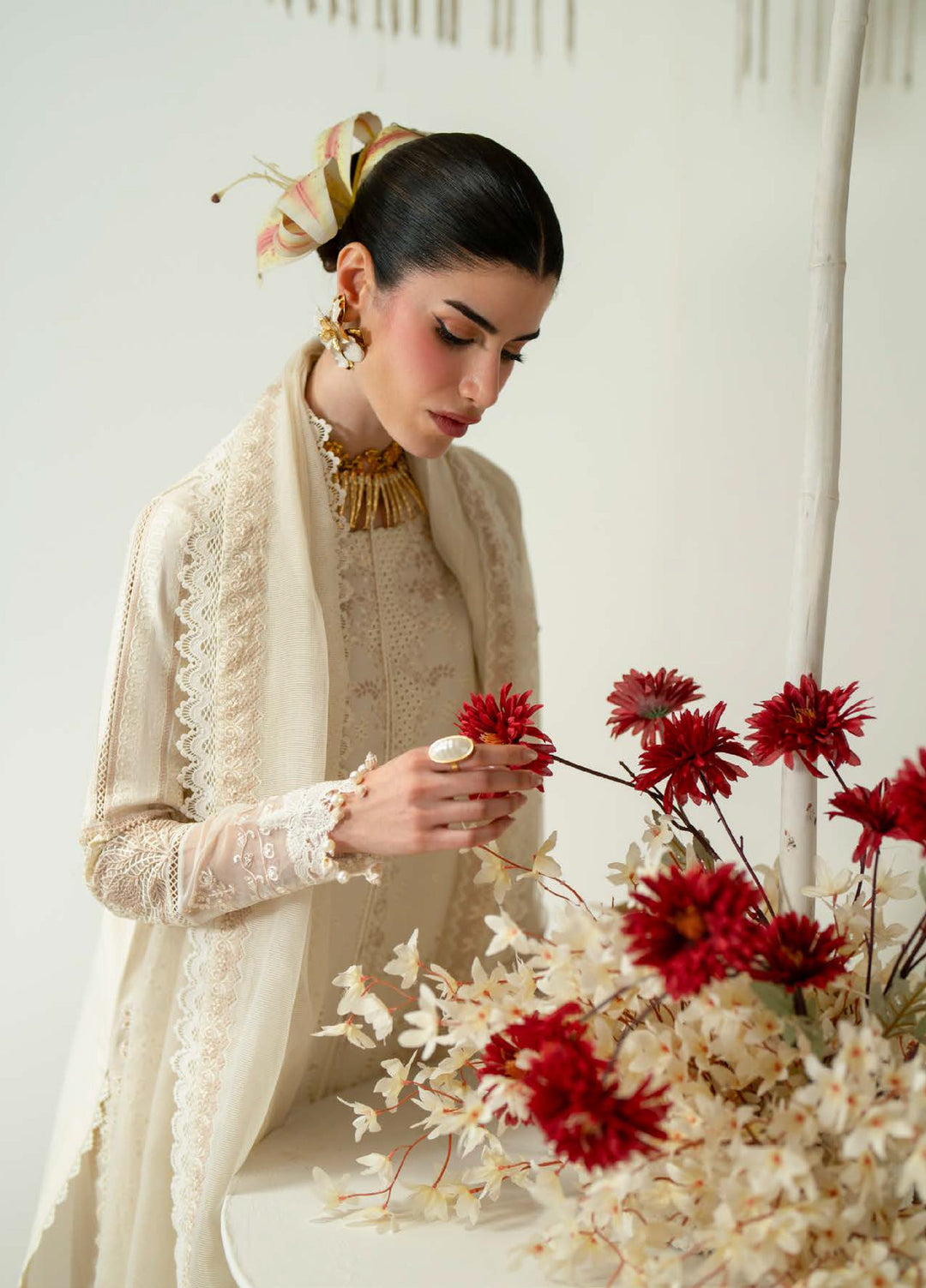 Blooming Flower by Zariya Unstitched Embroidered Lawn 3 Piece Suit ZRY26ULB ORSA ZB-60105 - Festive Collection