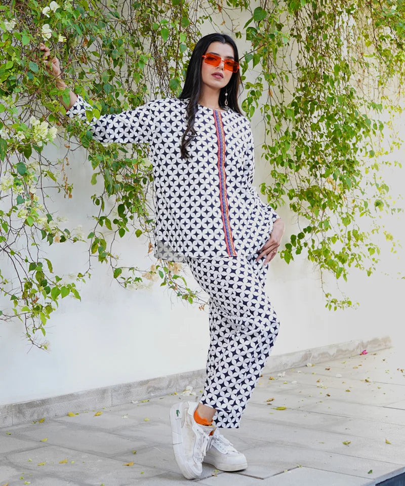 Dhaga Women Pret Printed 2 Piece Soft Crepe Graphglide DHLRC03 - Summer Collection