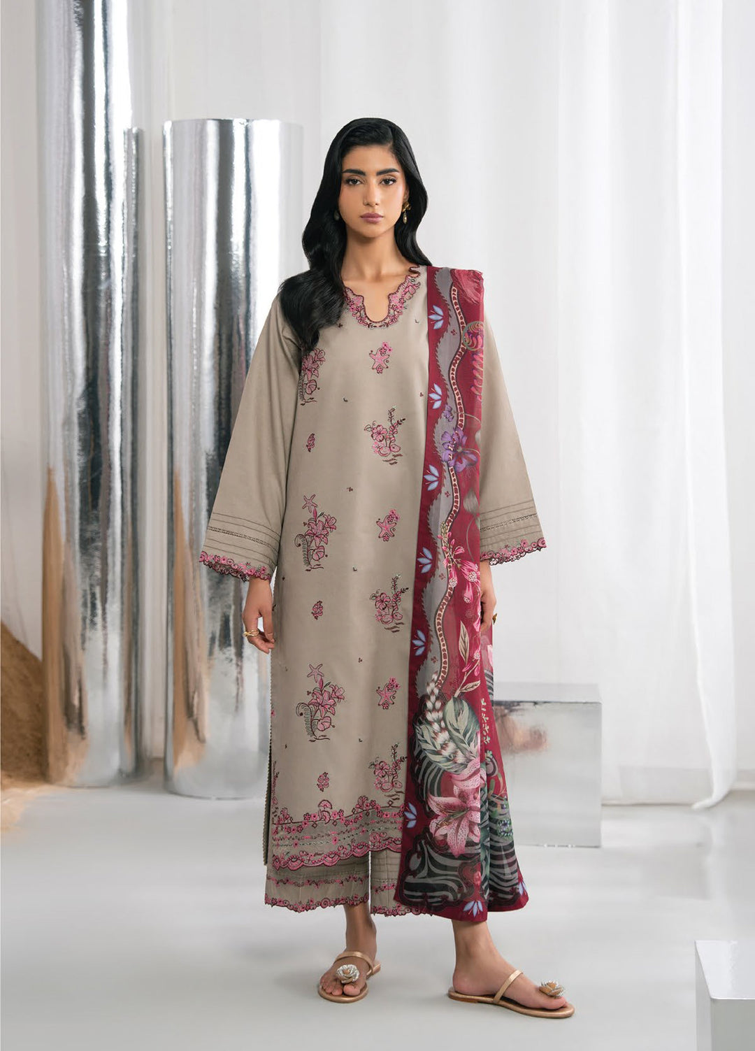 Nysa by Seran Unstitched Embroidered Cambric 3 Piece Suit SN26UNC Sovia D-11 - Winter Collection