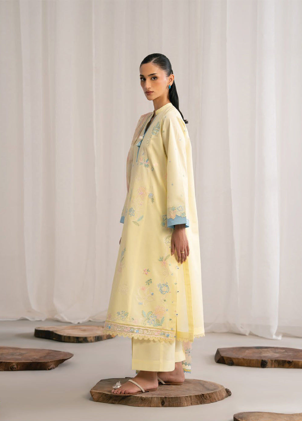 Nysa by Seran Unstitched Embroidered Cambric 3 Piece Suit SN26UNC Lielle D-10 - Winter Collection