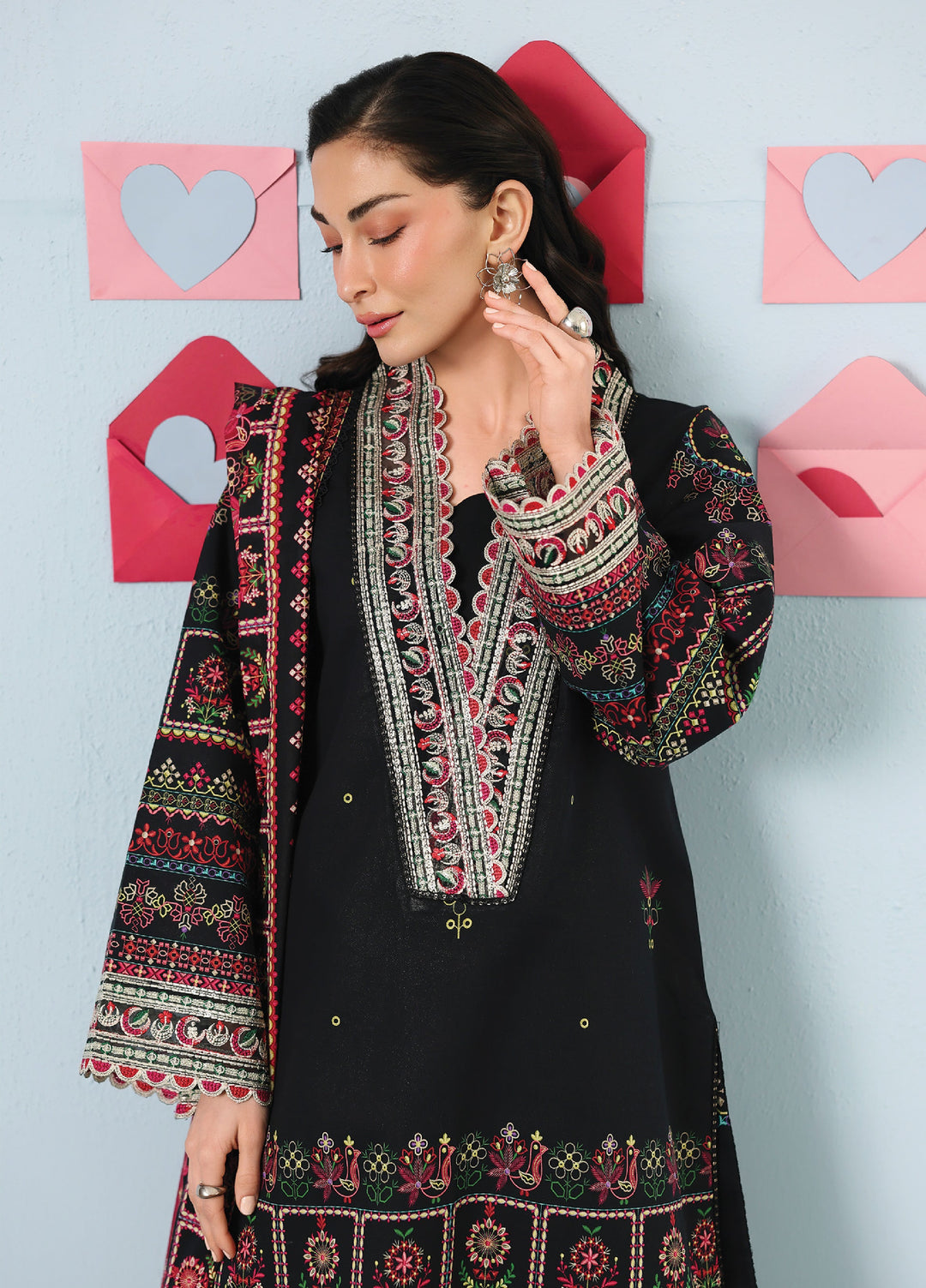 Anaya by Mahnur Unstitched Embroidered Lawn 3 Piece Suit MN26UALV AN2-15 - Festive Collection