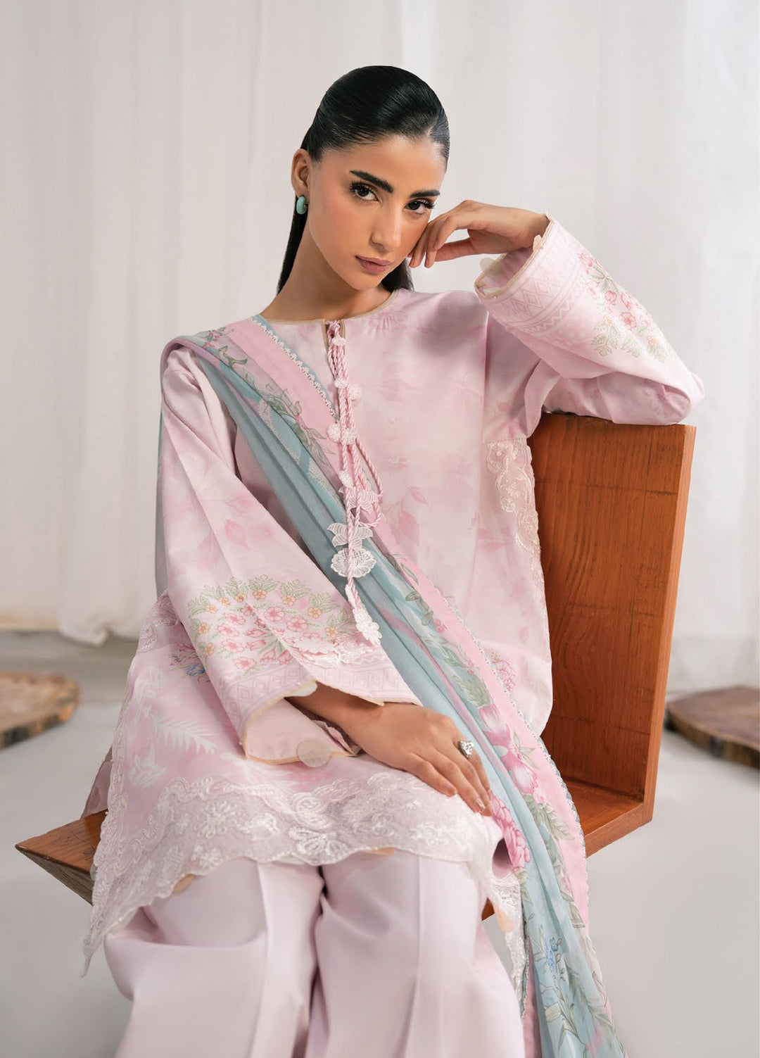 Nysa by Seran Unstitched Embroidered Cambric 3 Piece Suit SN26UNC Avelie D-05 - Winter Collection