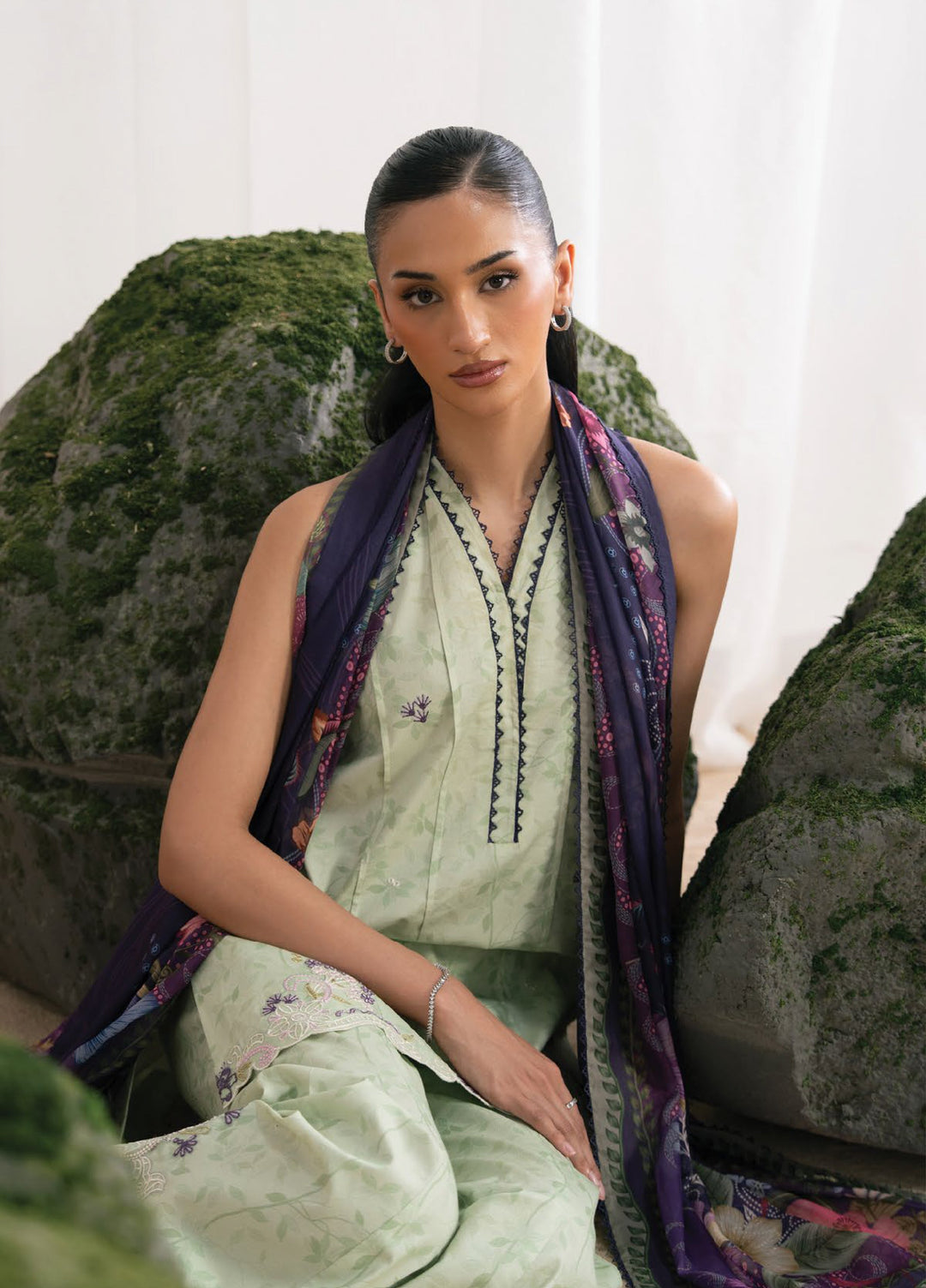 Nysa by Seran Unstitched Embroidered Cambric 3 Piece Suit SN26UNC CELADON D-01 - Winter Collection