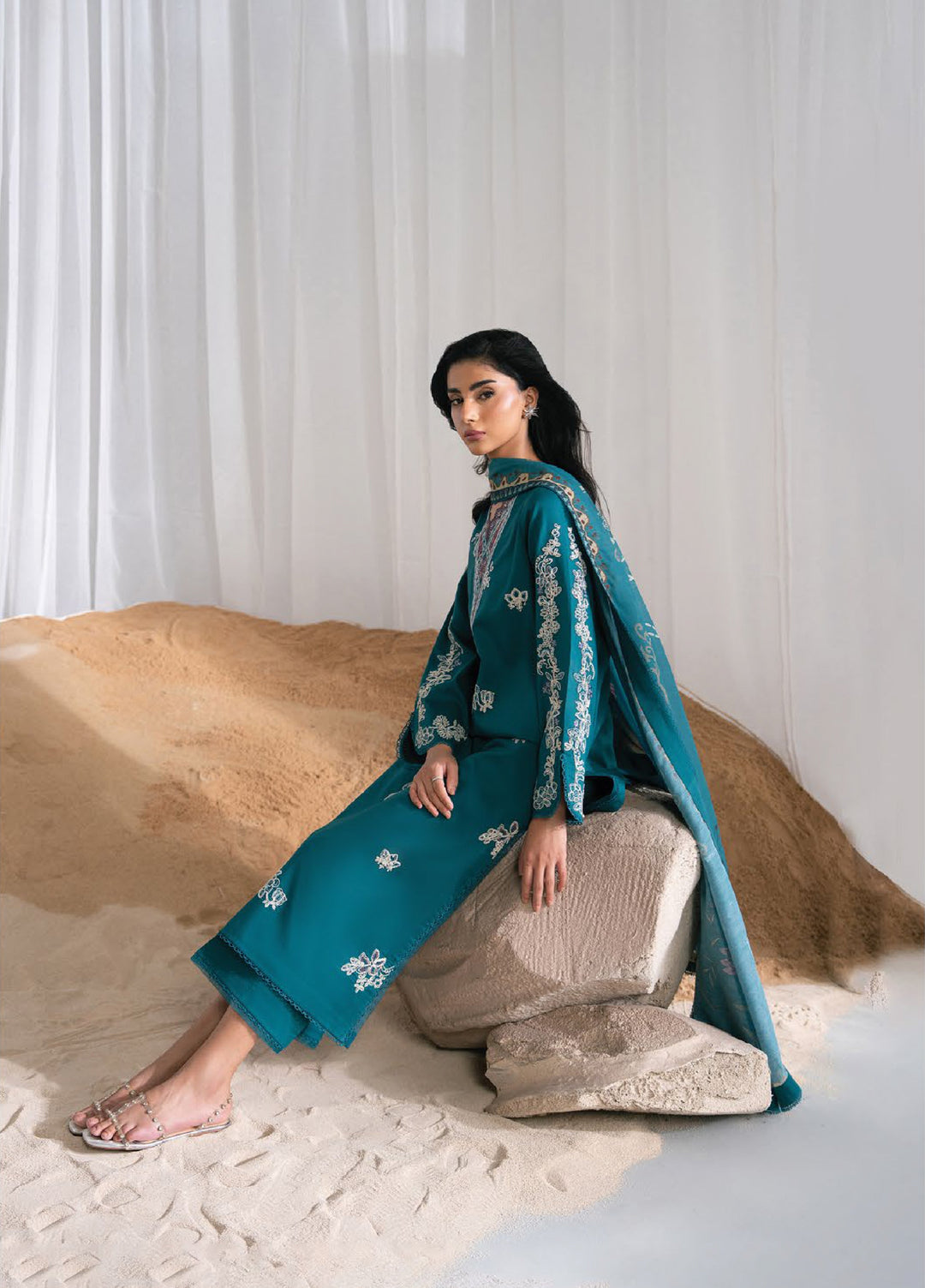 Nysa by Seran Unstitched Embroidered Cambric 3 Piece Suit SN26UNC Ryle D-12 - Winter Collection
