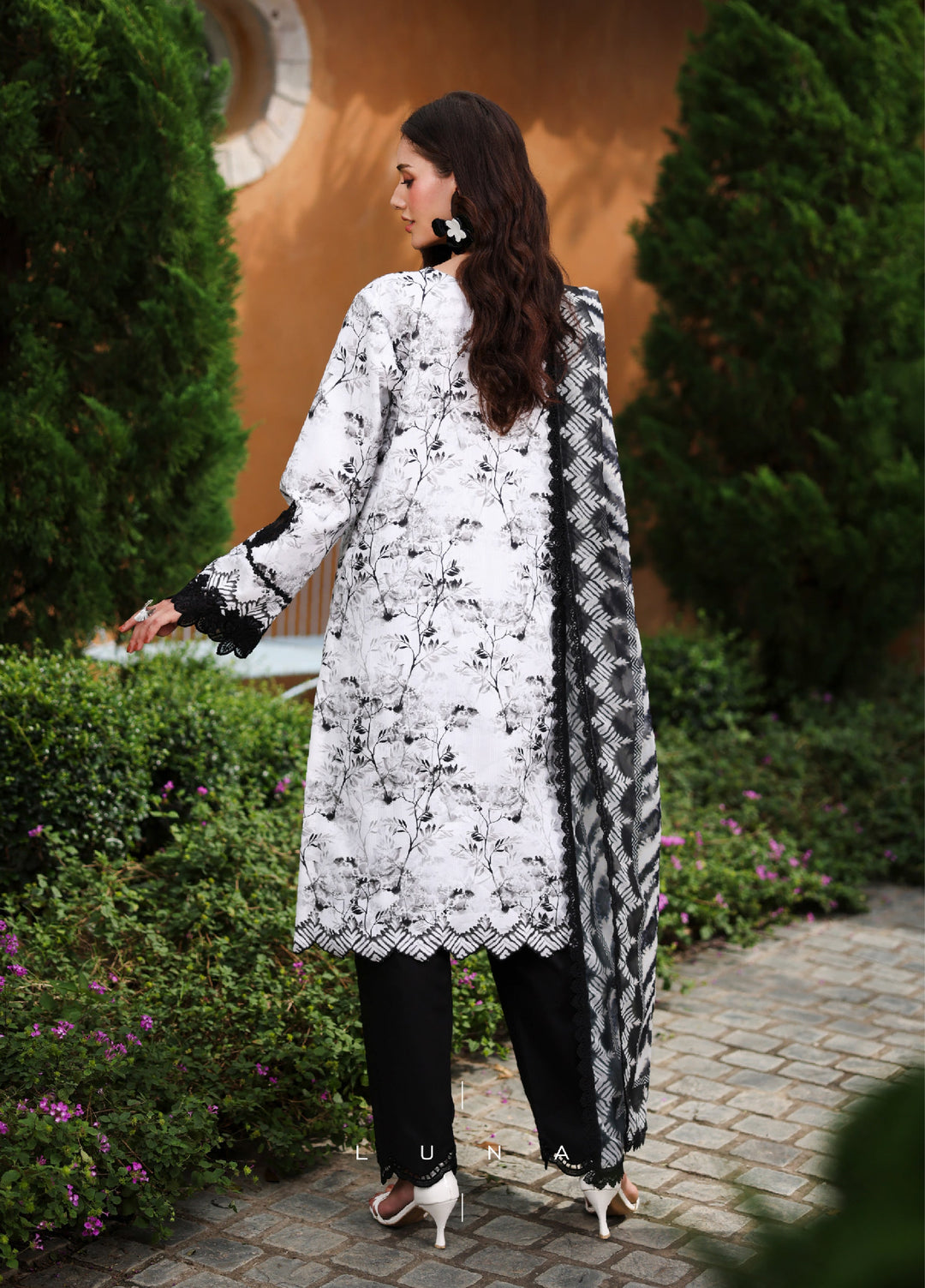 Rang Rasiya Lifestyle Lawn Unstitched Embroidered 3 Piece Suit RR25ULS LUNA - Summer Collection