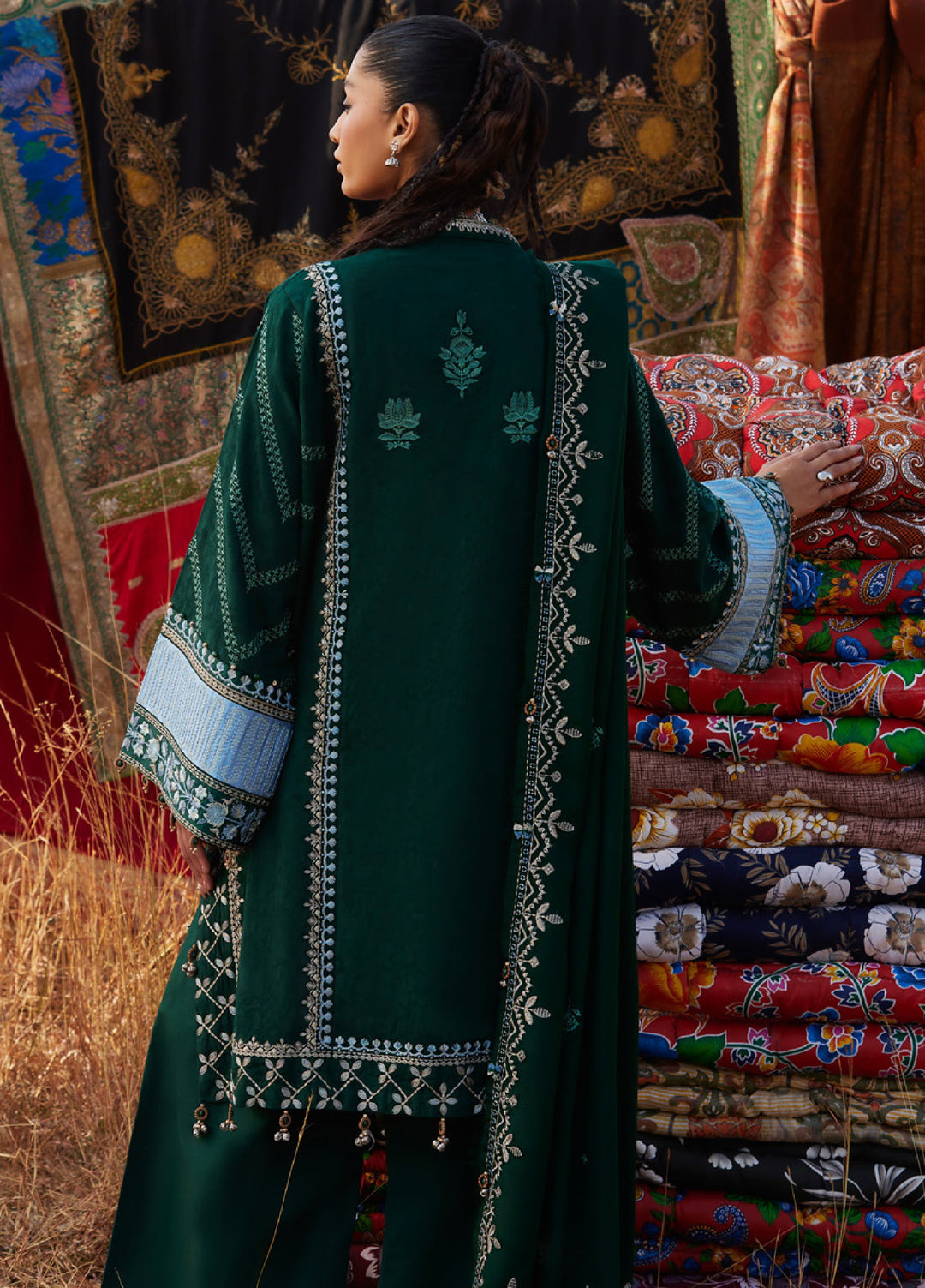 Zaha by Khadija Shah Unstitched Jacquard Embroidered Suits 3 Piece ZL25KW YASMIN ZW25-09 - Winter Collection