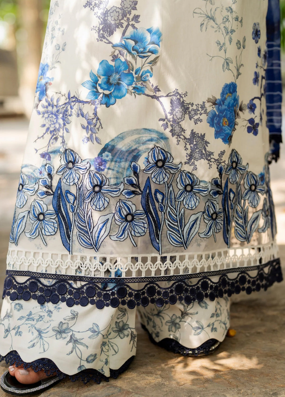Meraki by Asifa and Nabeel Unstitched Embroidered Lawn 3 Pcs Suit AN26UM MSSL-03 Starlit - Summer
