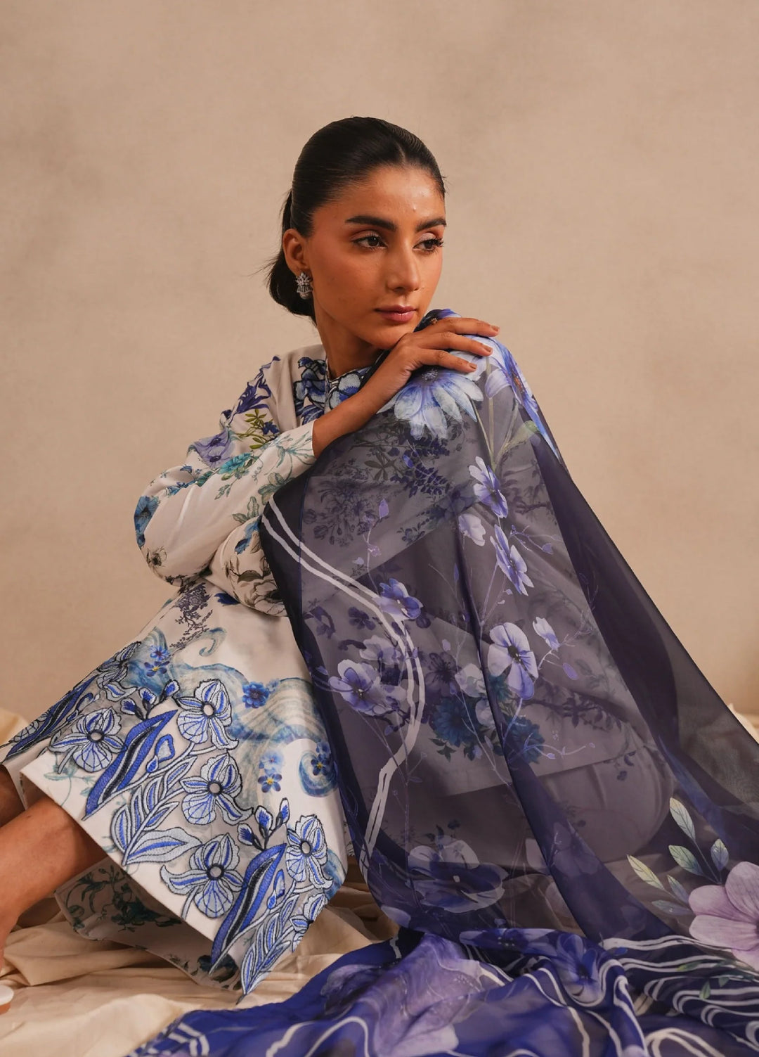 Meraki by Asifa and Nabeel Unstitched Embroidered Lawn 3 Pcs Suit AN26UM MSSL-03 Starlit - Summer