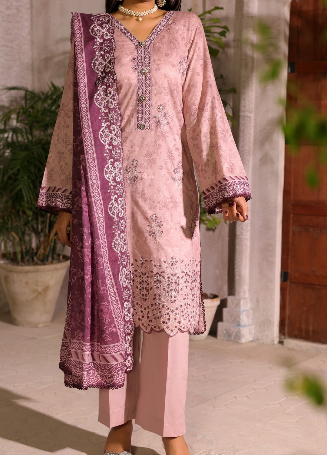Naqsh Chikankari by VS Textiles Unstitched Embroidered Dupatta Lawn 3 Piece Suit VS26UNC V1: 698 - Summer