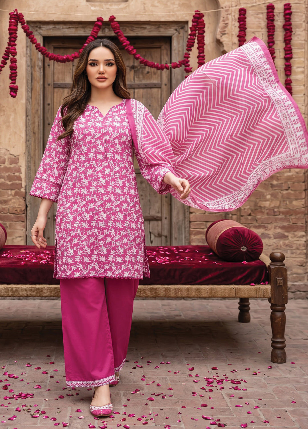 Regalia Textiles Women RTW Printed Lawn 3 Piece Suit RG26PPL D-05 - Casual Collection