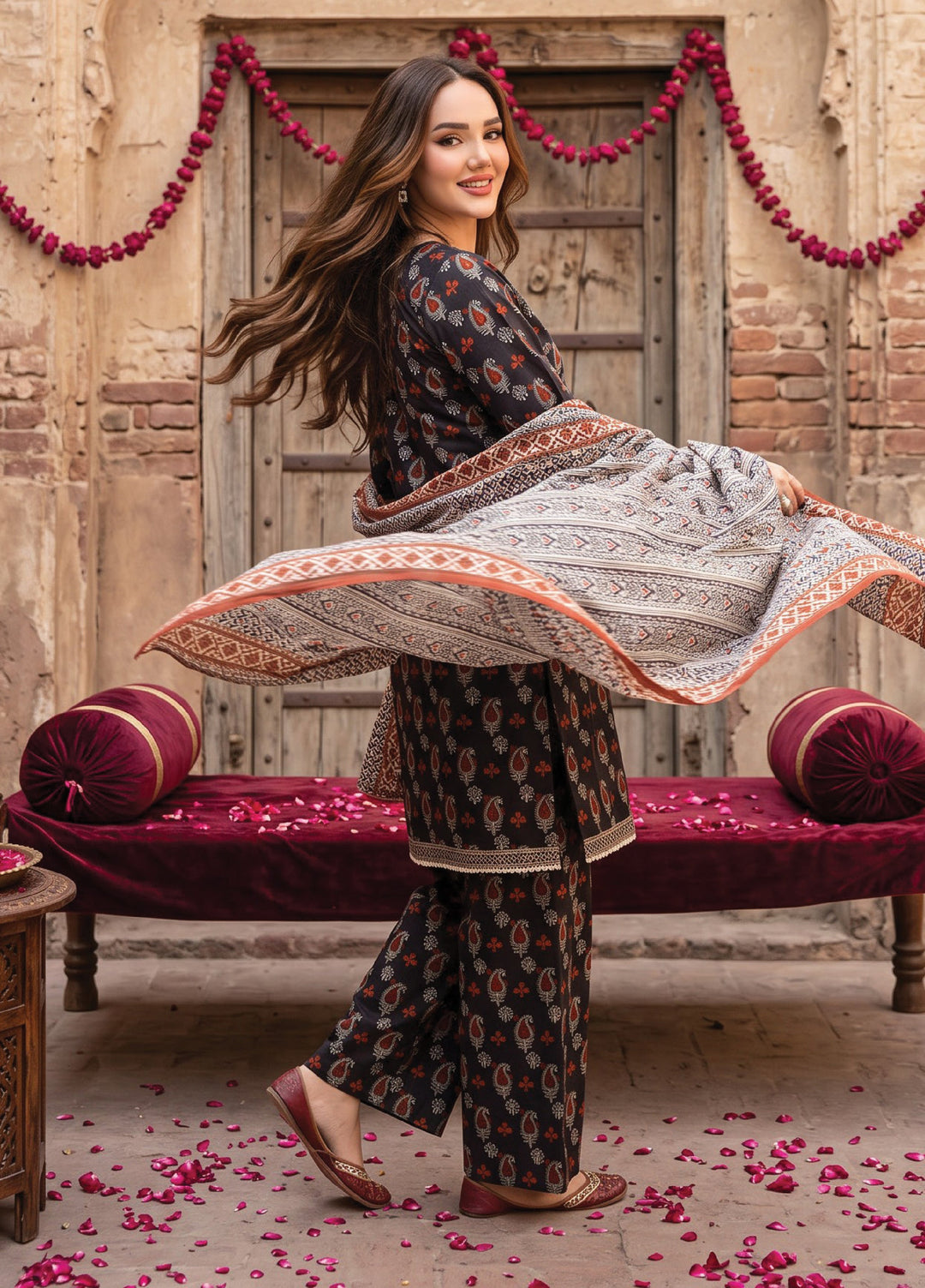 Regalia Textiles Women RTW Printed Lawn 3 Piece Suit RG26PPL D-04 - Casual Collection