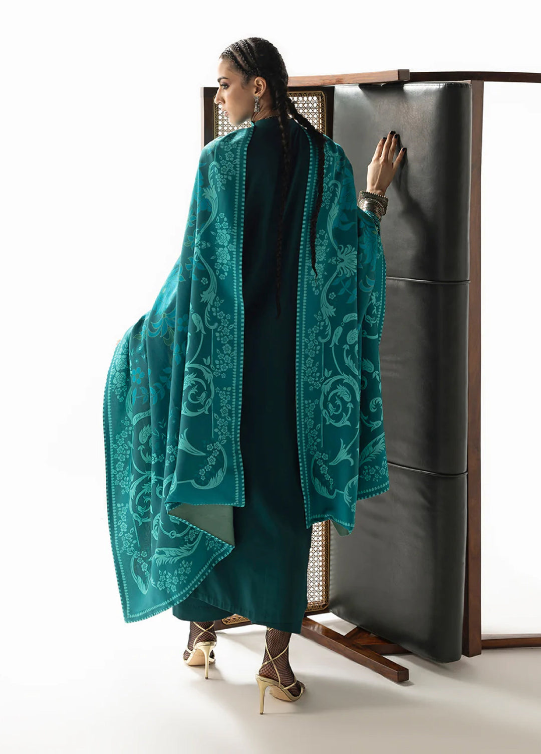 Zainab Chottani Unstitched Marina Twill With Shawl Embroidered Suits 3 Piece ZC25WS D-06 Kyana - Winter Collection