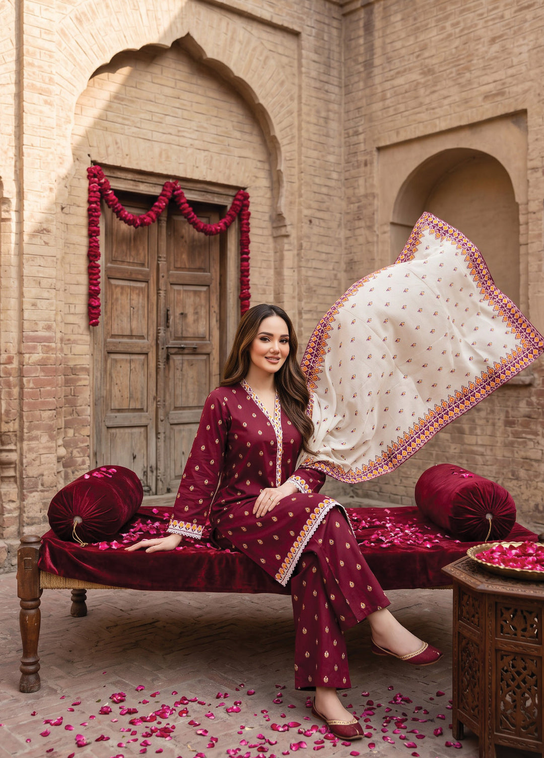 Regalia Textiles Women RTW Printed Lawn 3 Piece Suit RG26PPL D-01 - Casual Collection