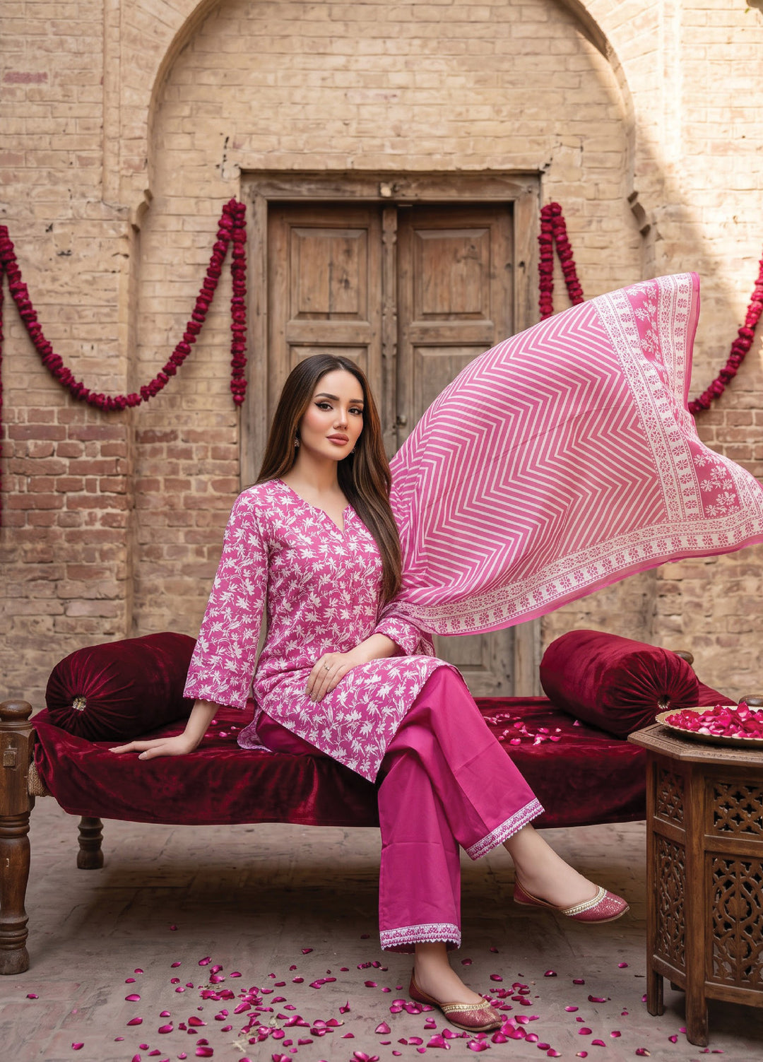 Regalia Textiles Women RTW Printed Lawn 3 Piece Suit RG26PPL D-05 - Casual Collection