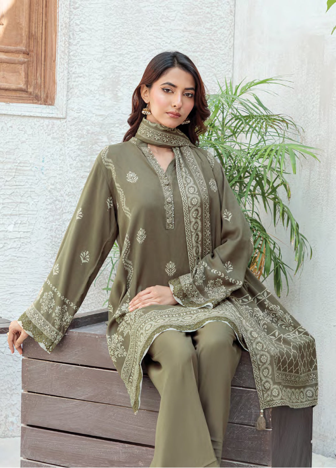 Lakhany Printed Pashmina Suits Unstitched 3 Piece LSM25LP LG-SG-0039-A - Winter Collection